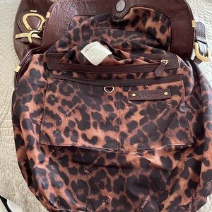 Woman’s hobo brown leather with gold